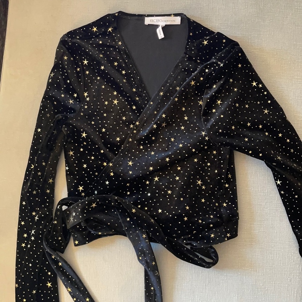 BCBGenaration Sexy Wrapped Black Top | Size S